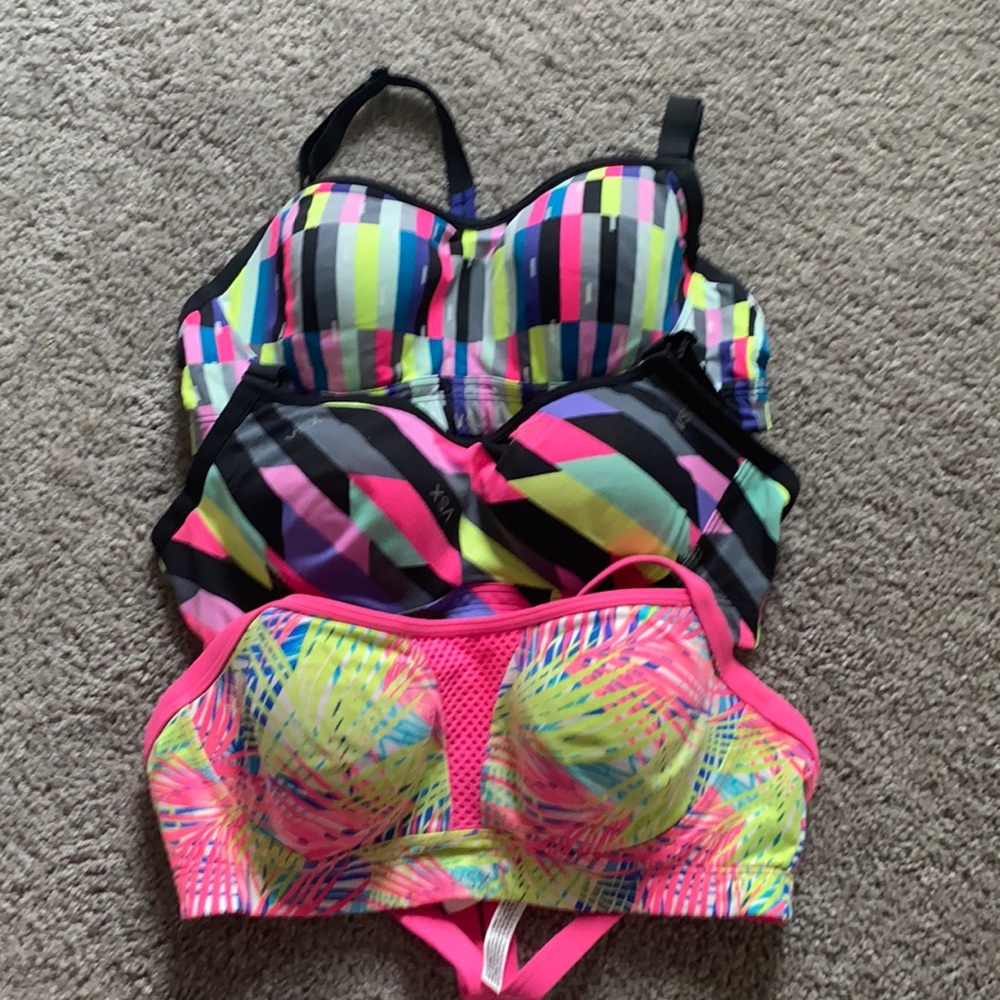 3 Victoria’s Secret sports bras